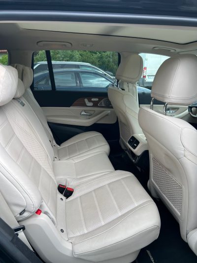 samochód do wypożyczenia na wesele, Mercedes do wypożyczenia, samochody na wesela, wypożyczalnia samochodów Kraków